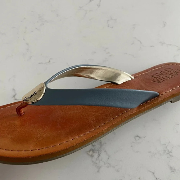 Dakota Chase Somana Casual Flip Flop Sandals w Metal Accent Blue Grey Sz 9.5M - Picture 9 of 10